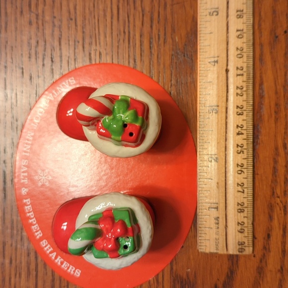 Santa boots salt and pepper shakers by Hallmark - Picture 3 of 5
